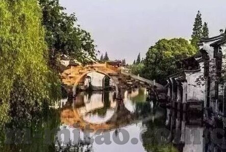 麻豆破解短视频-麻豆破解短视频，网络世界的灰色诱惑及其影响